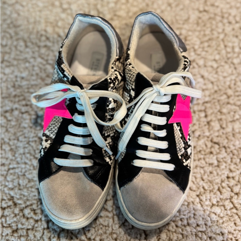 Steven By Steve Madden Black and Pink Sneakers.